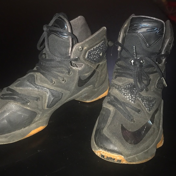 LeBron 13 black iron 9.5 - Picture 1 of 3